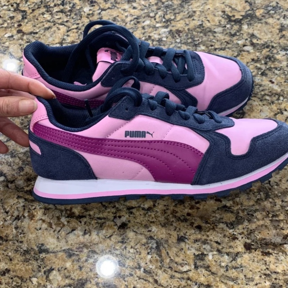 PUMA women’s size 6